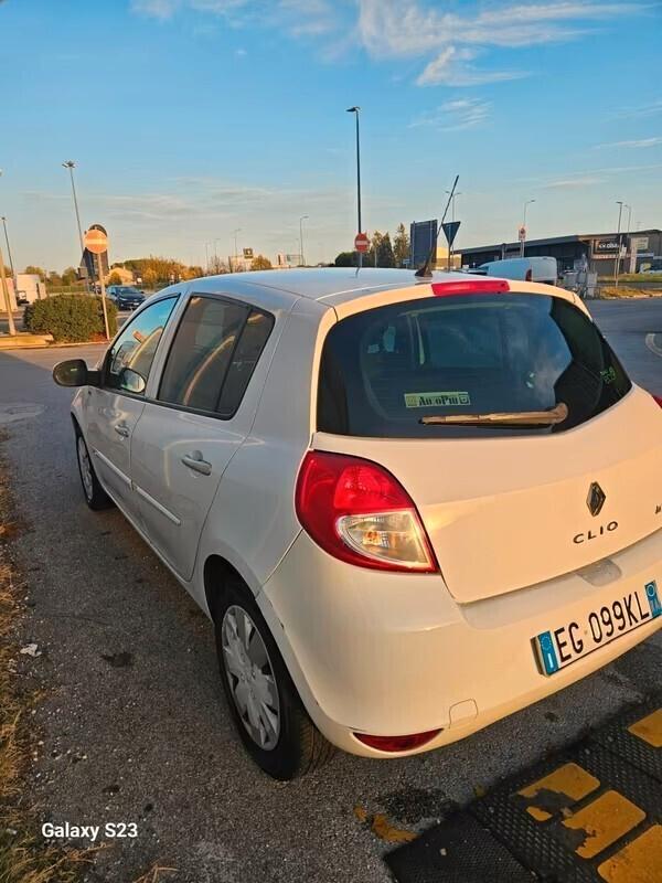 Renault Clio 1.2 16V 5 porte Dynamique