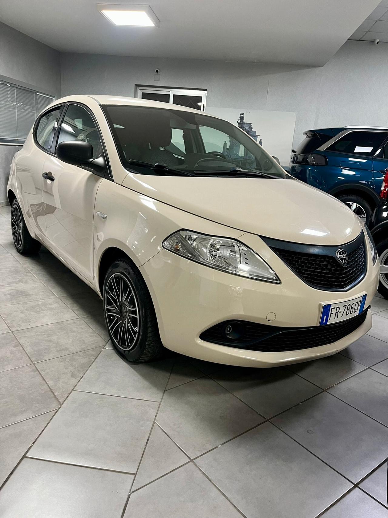 Lancia Ypsilon 1.2 69 CV 5 porte GPL Ecochic Elefantino Blu