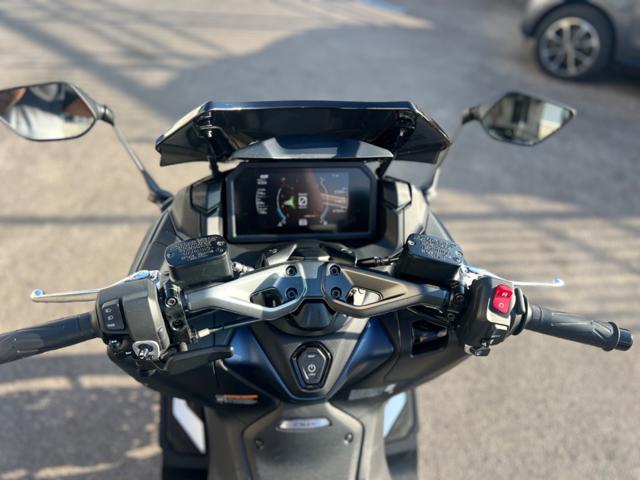 YAMAHA T-Max 560 sport con soli Mila km 0 SINISTRI