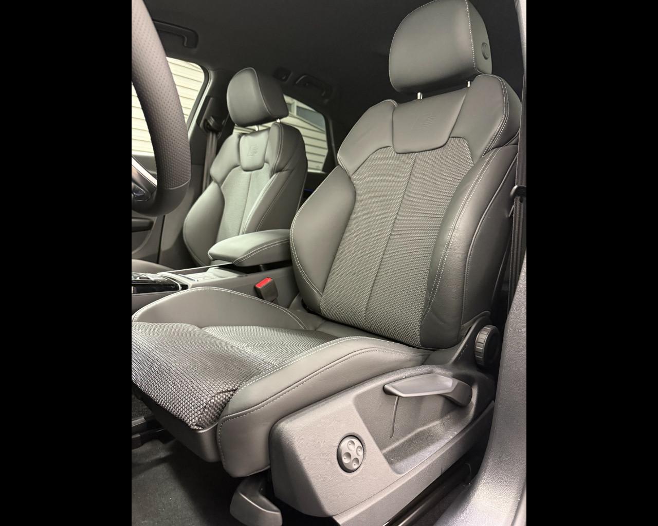 AUDI Q5 SPORTBACK 40 TDI MHEV QUATTRO S-TRONIC IDENTITY BLACK