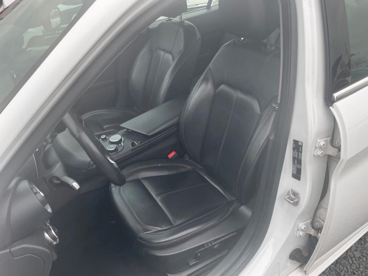 Alfa Romeo Giulia 2.0 Turbo 200 CV AT8 Super