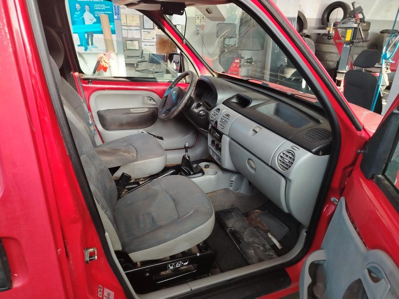 Renault kangoo 1500 82 cv