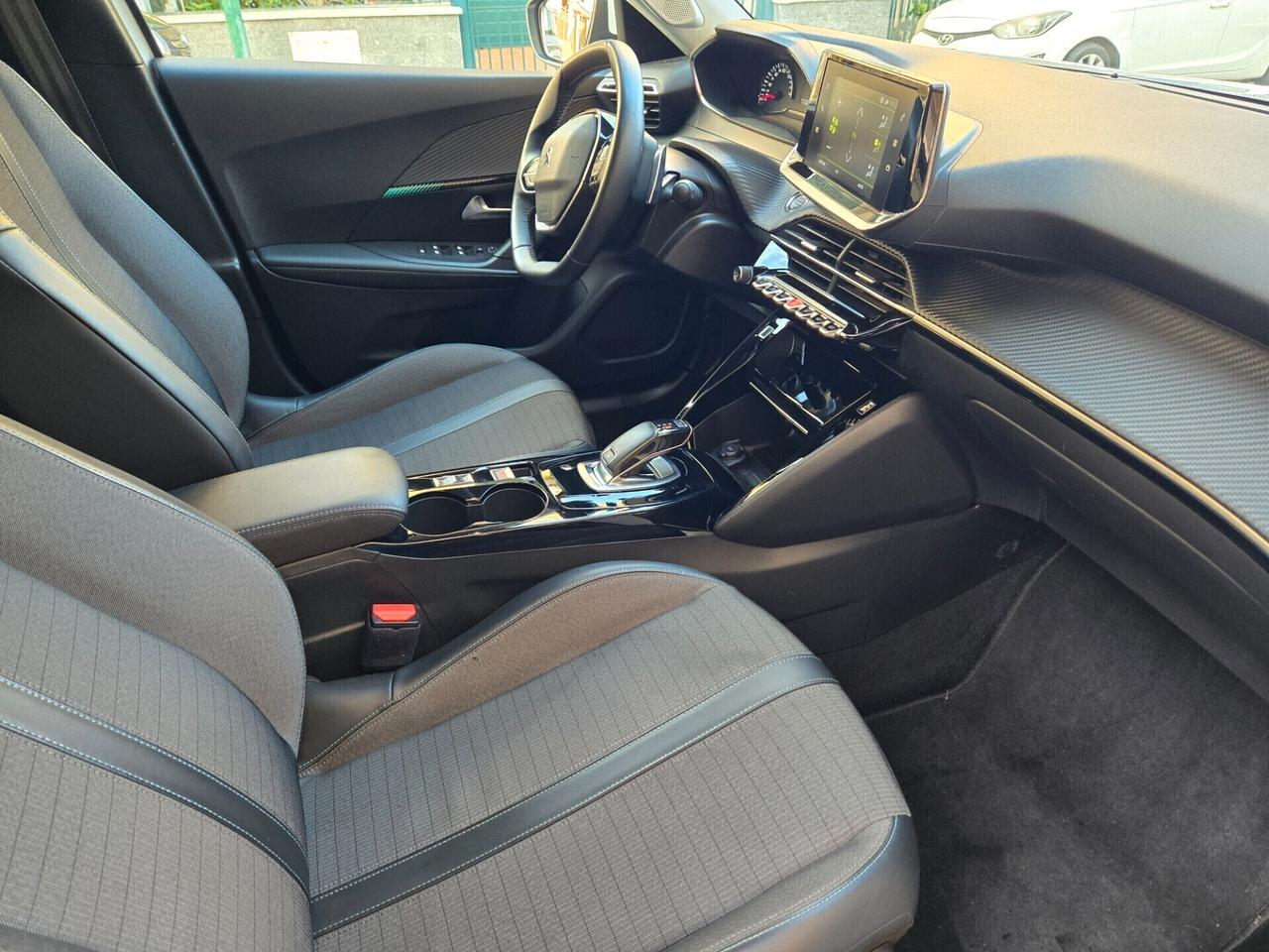 Peugeot 2008 BlueHDi 130 S&S EAT8 Allure