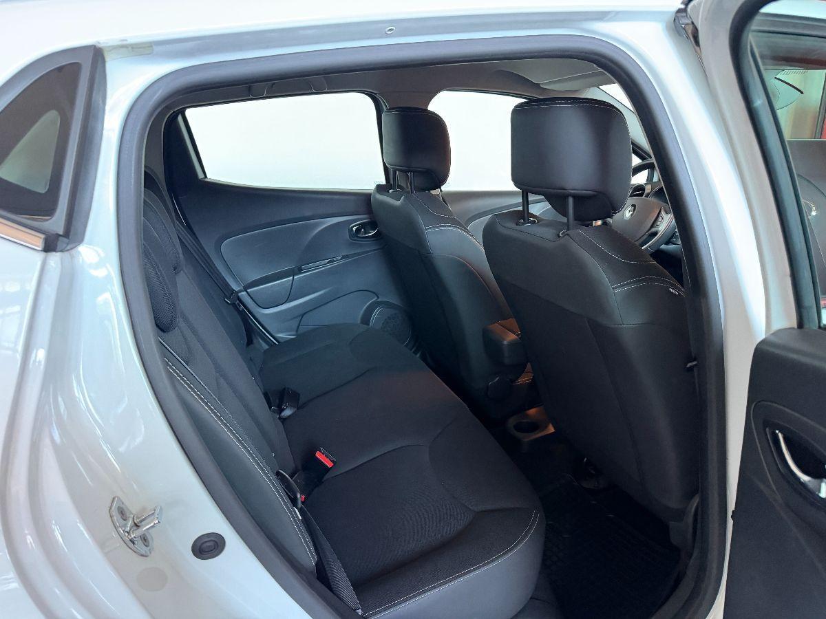 RENAULT - Clio - 1.2 75 CV 5p. Costume National