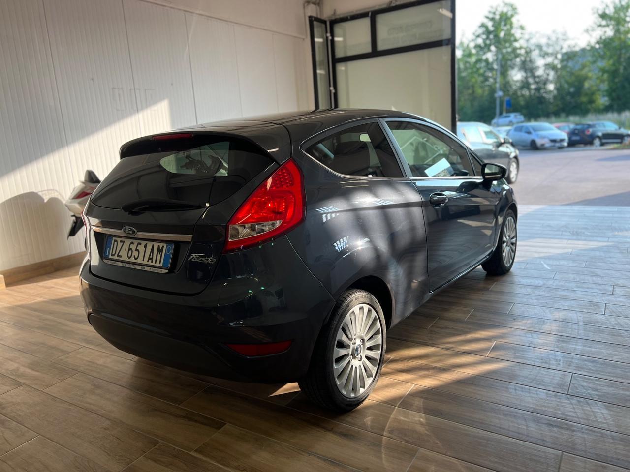 Ford Fiesta 1.4 5 porte Bz.- GPL Titanium