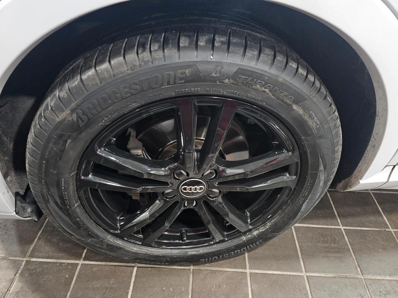NUOVA AUDI Q3 S-LINE IDENTITY BLACK S-TRONIC 2.0 TDI 150CV QUATTRO