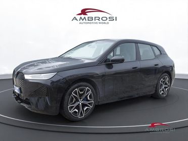BMW iX xDrive40 Pacchetto Sportivo Edition Signature