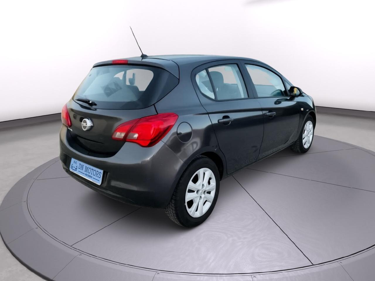 Opel Corsa 1.2 benzina anno 2017 130.000km neo