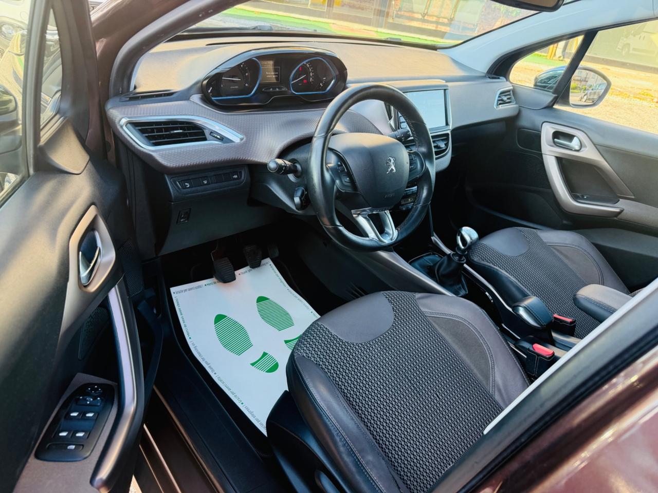 Peugeot 2008 1.6 e-HDi 115 CV Stop&Start Allure