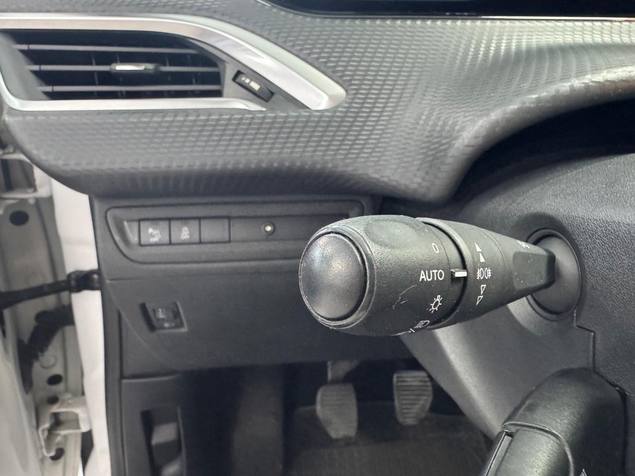 Peugeot 208 BlueHDi 75 5 porte Allure