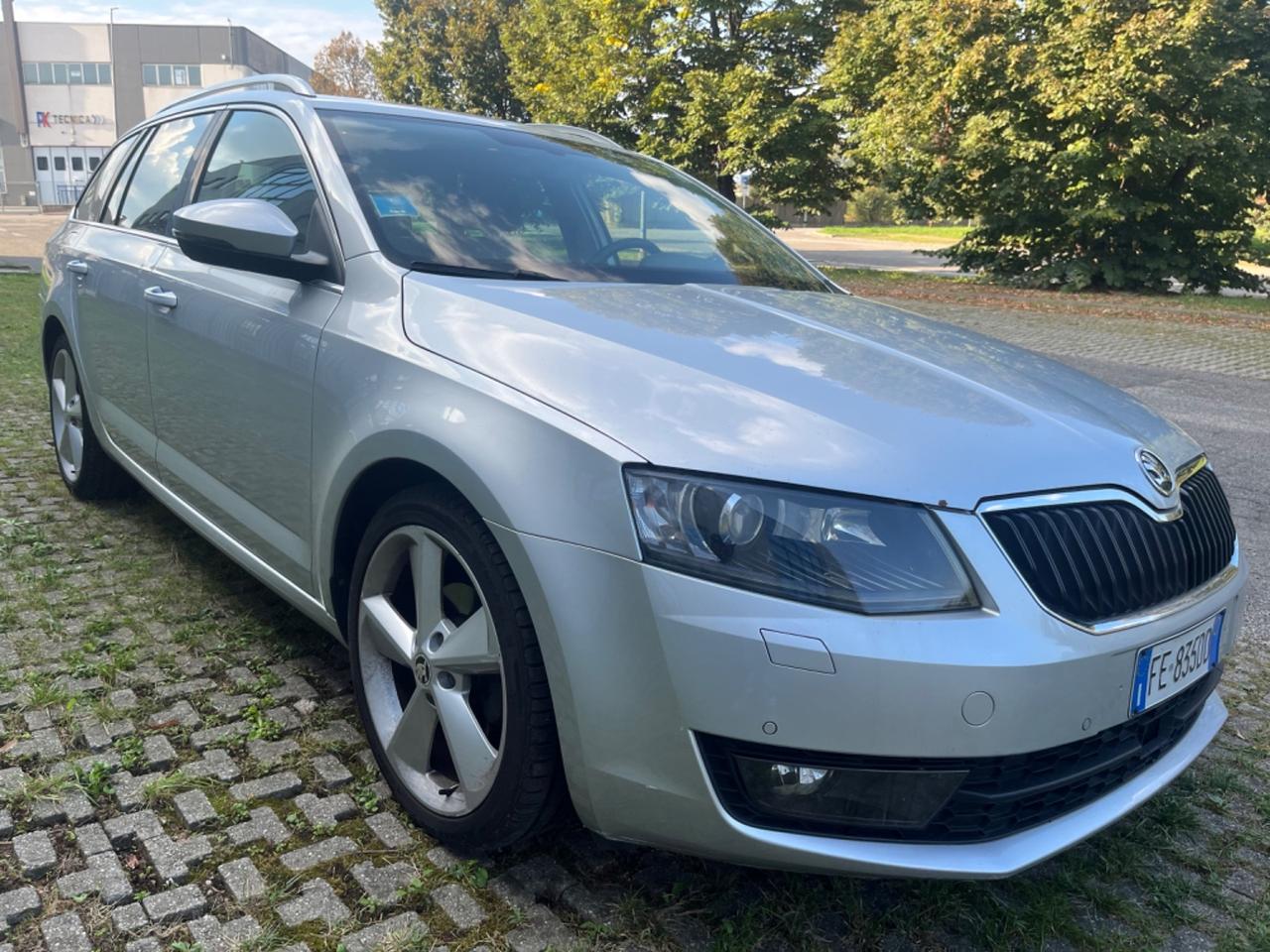 Skoda octavia 1.6 tdi dsg 2016 full int. pelle