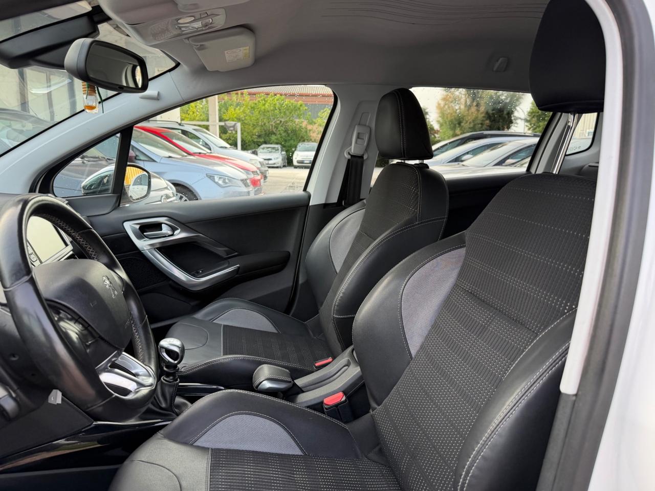 Peugeot 2008 BlueHDi 120 S&S Black Matt
