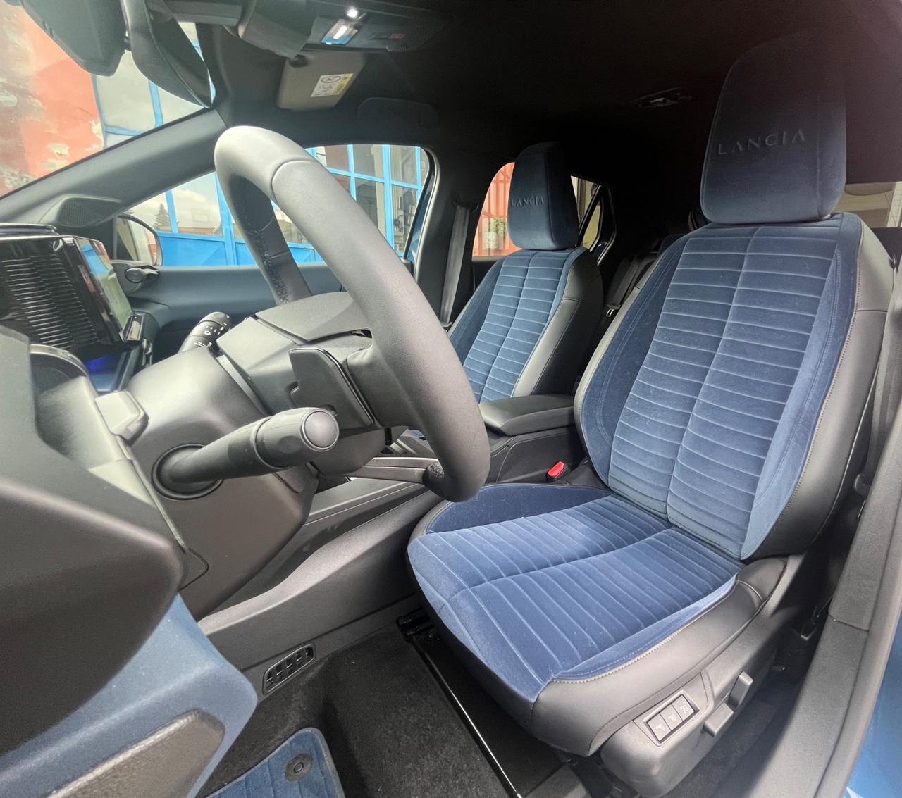Lancia Ypsilon Hybrid DCT Edizione Cassina-Km17500-
