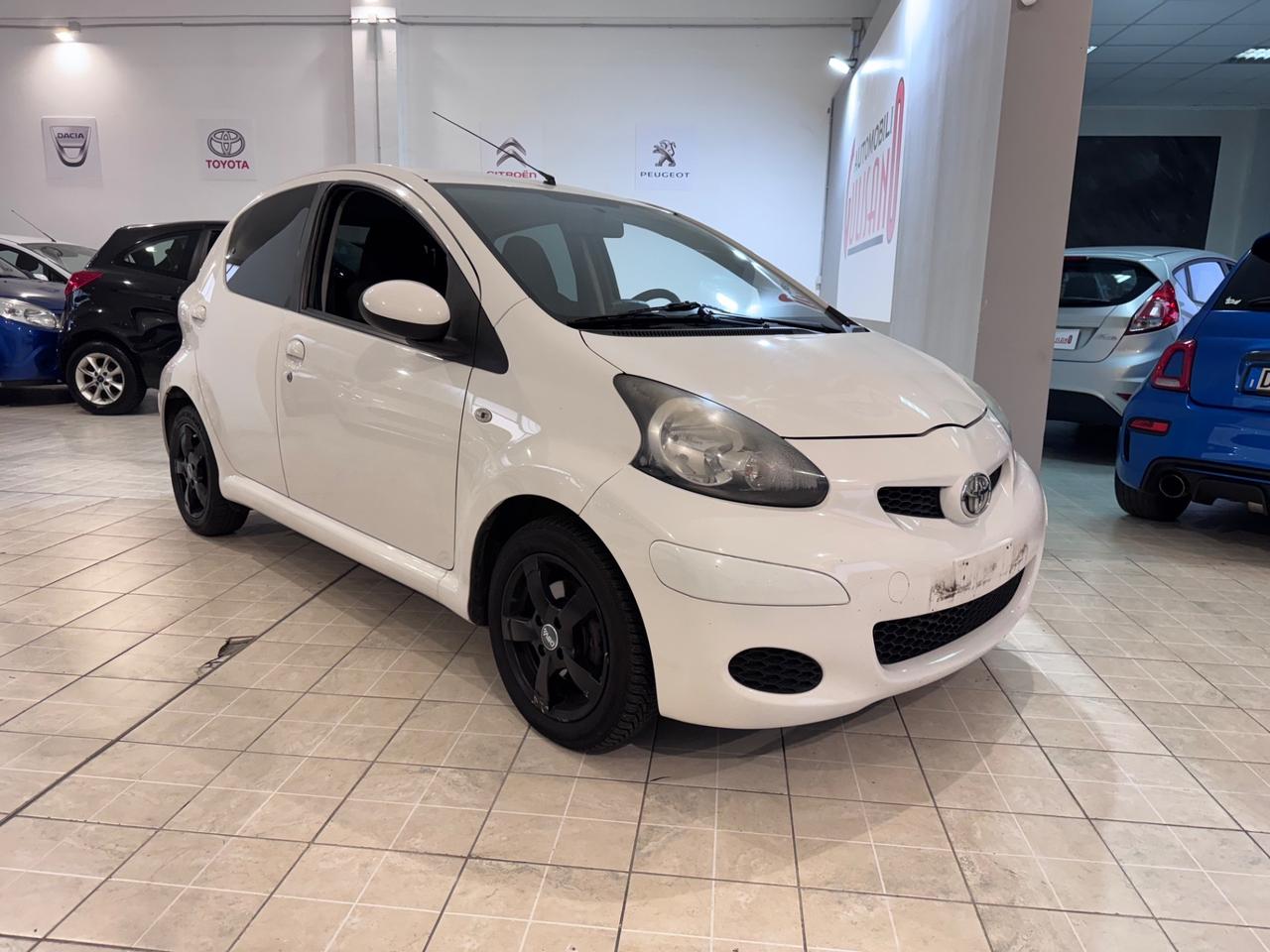 Toyota Aygo 1.0 12V VVT-i 5 porte Now Connect