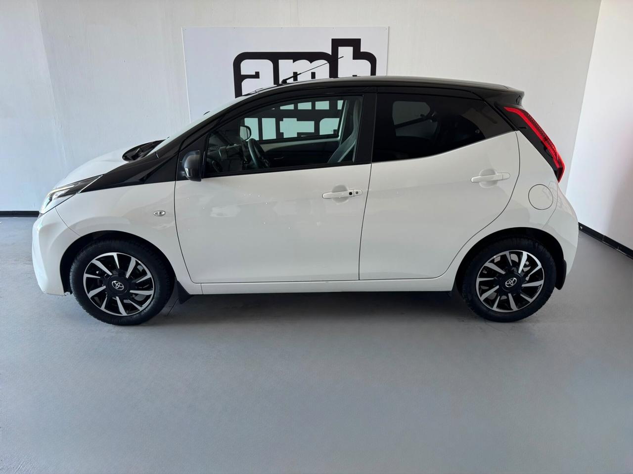 Toyota Aygo Connect 1.0 72 CV 5 porte
