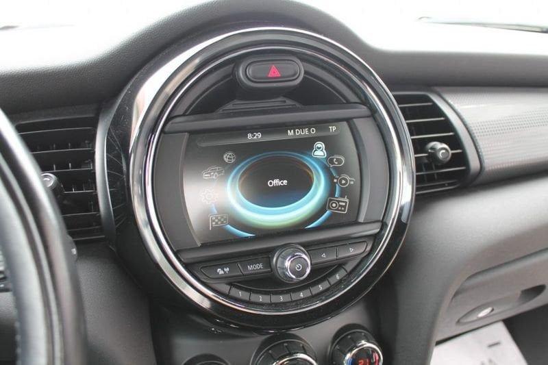 MINI Mini 1.5 Cooper D Cabrio