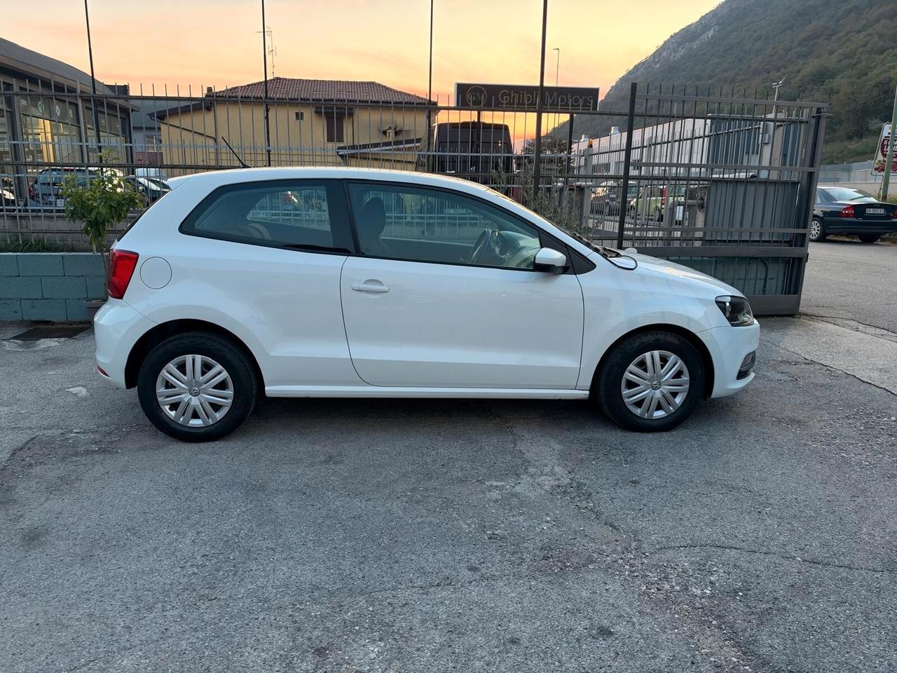 Volkswagen POLO 1.0 Trendline BENZINA