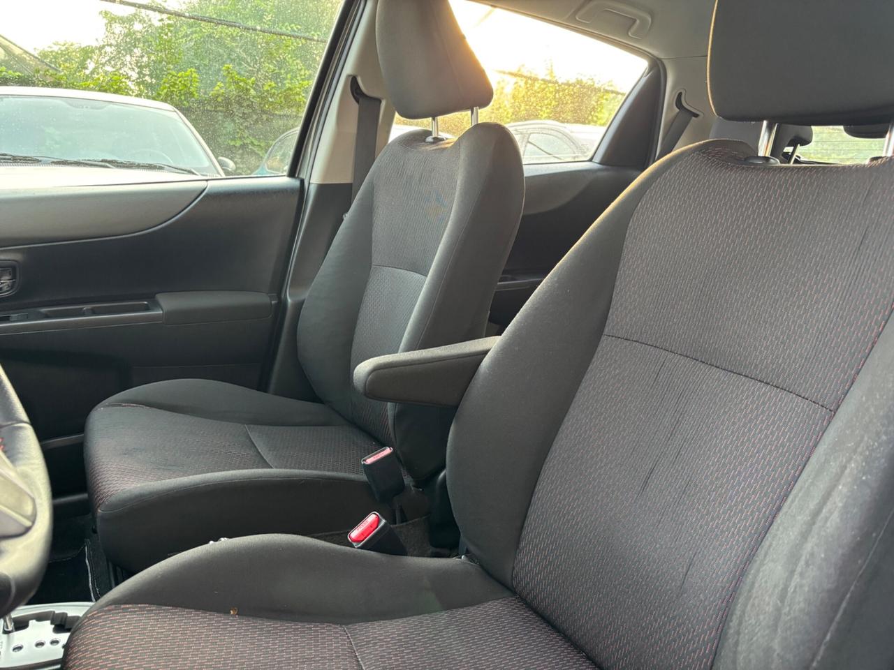 Toyota Yaris 1.3 5 porte Lounge AUTOMATICA