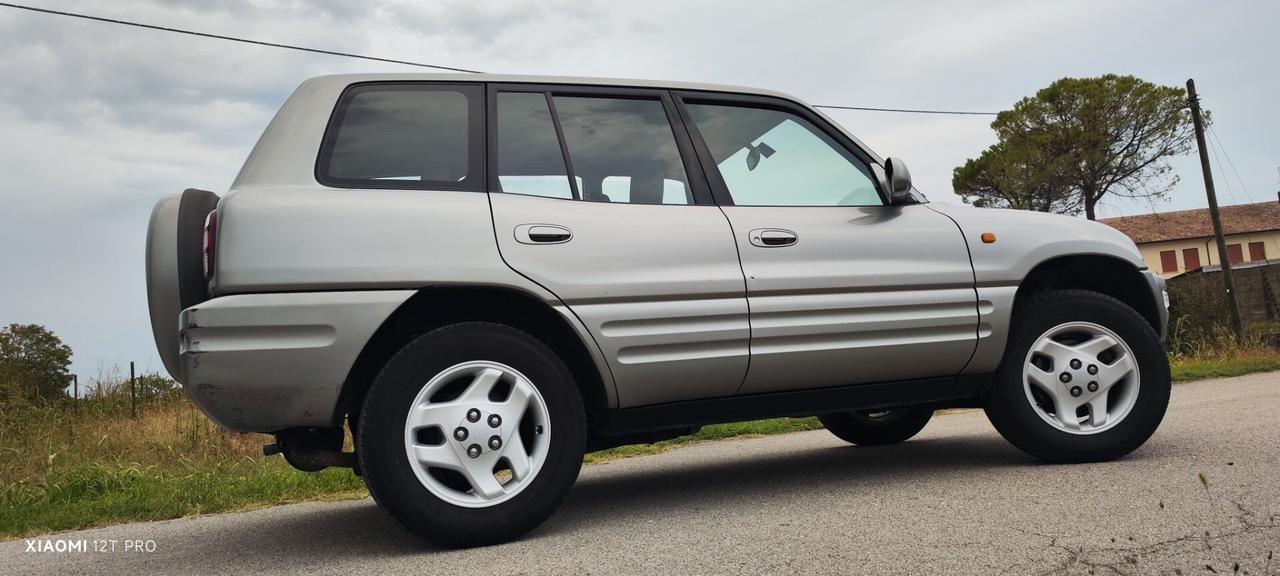 Toyota RAV 4 2.000cc (IMPIANTO METANO)