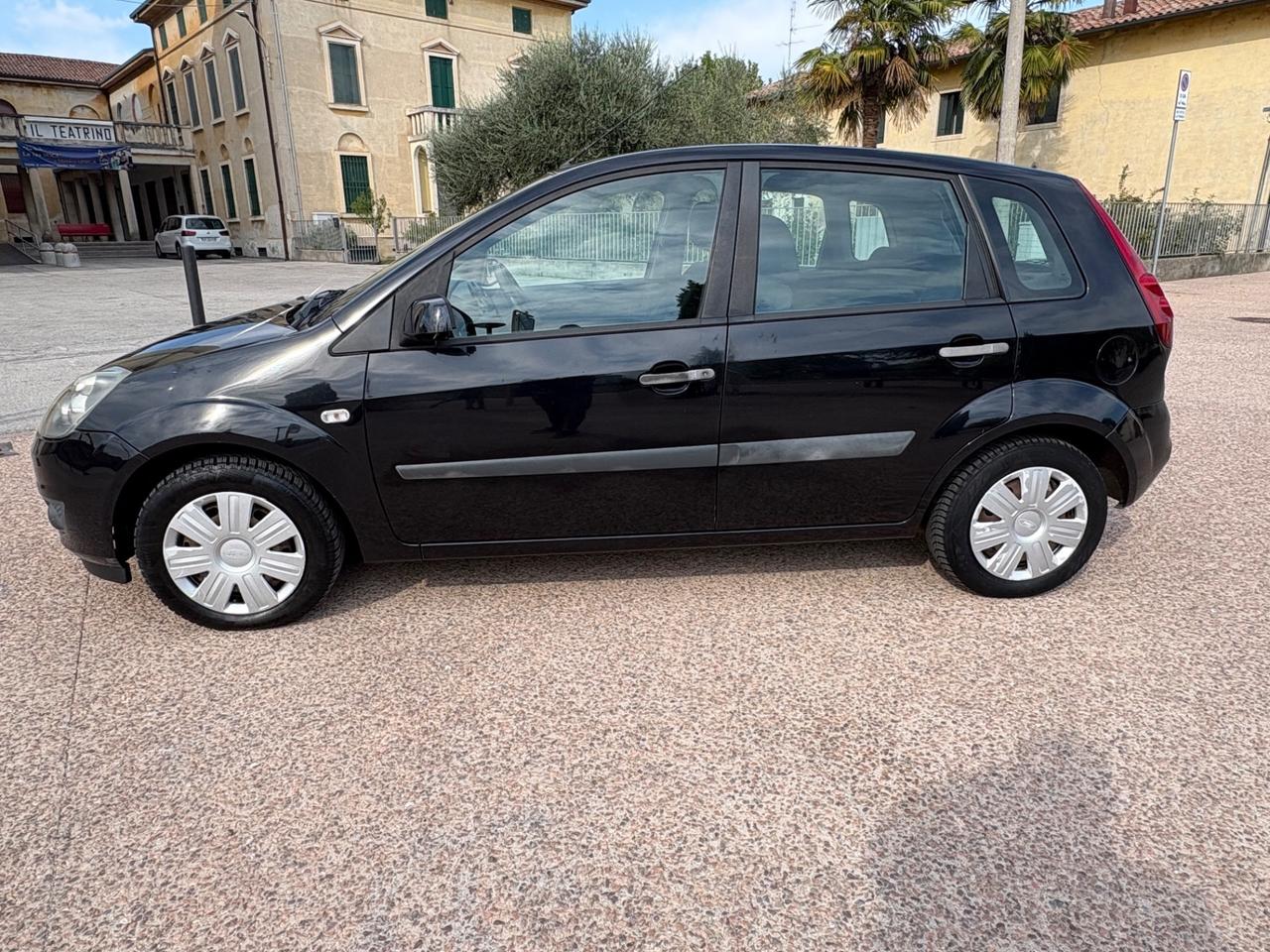 Ford Fiesta 1.4 TDCi 5p. Neo patentati