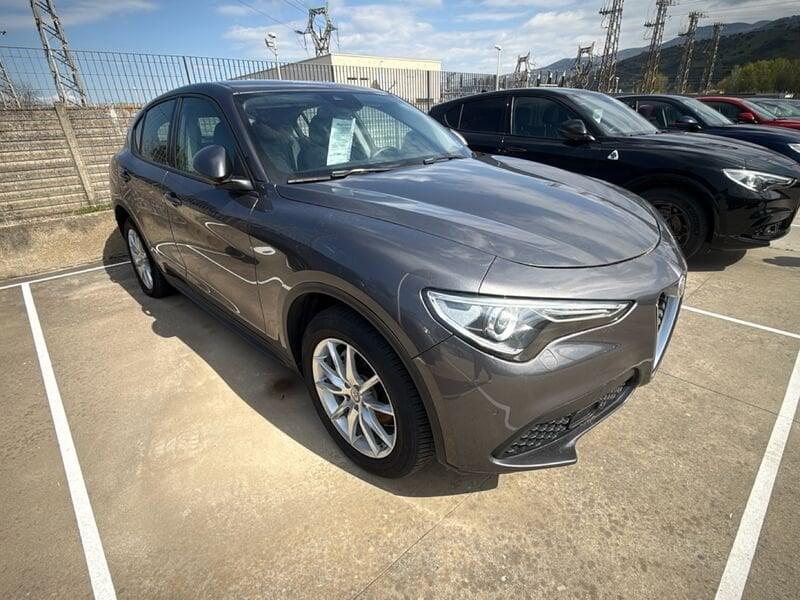 Alfa Romeo Stelvio 2017 2.2 t Business Q4 210cv auto my19