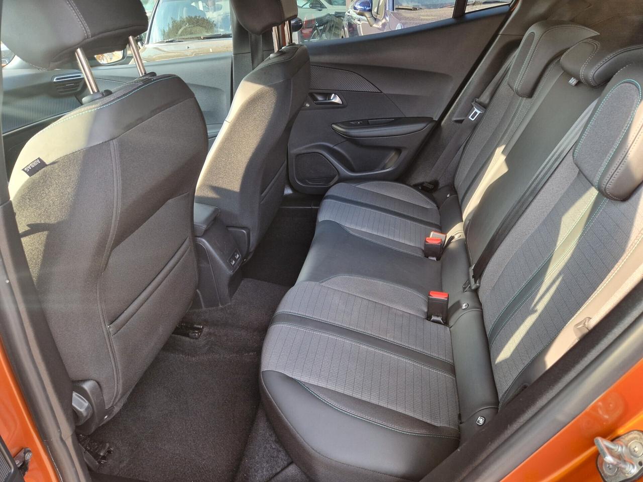 Peugeot 2008 PureTech 130 S&S EAT8 Allure