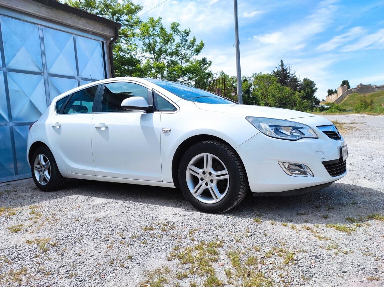 Opel Astra 1.4 Turbo 140CV 5 porte Cosmo