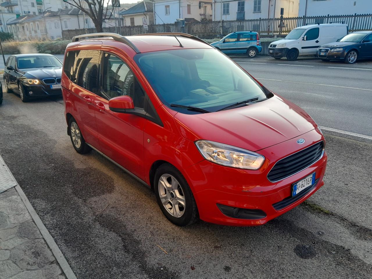 Ford Tourneo Courier autocarro 4 posti