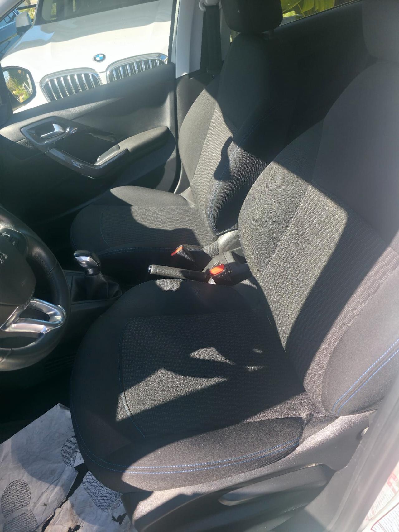 Peugeot 208 PureTech 82 Stop&Start 5 porte Signature