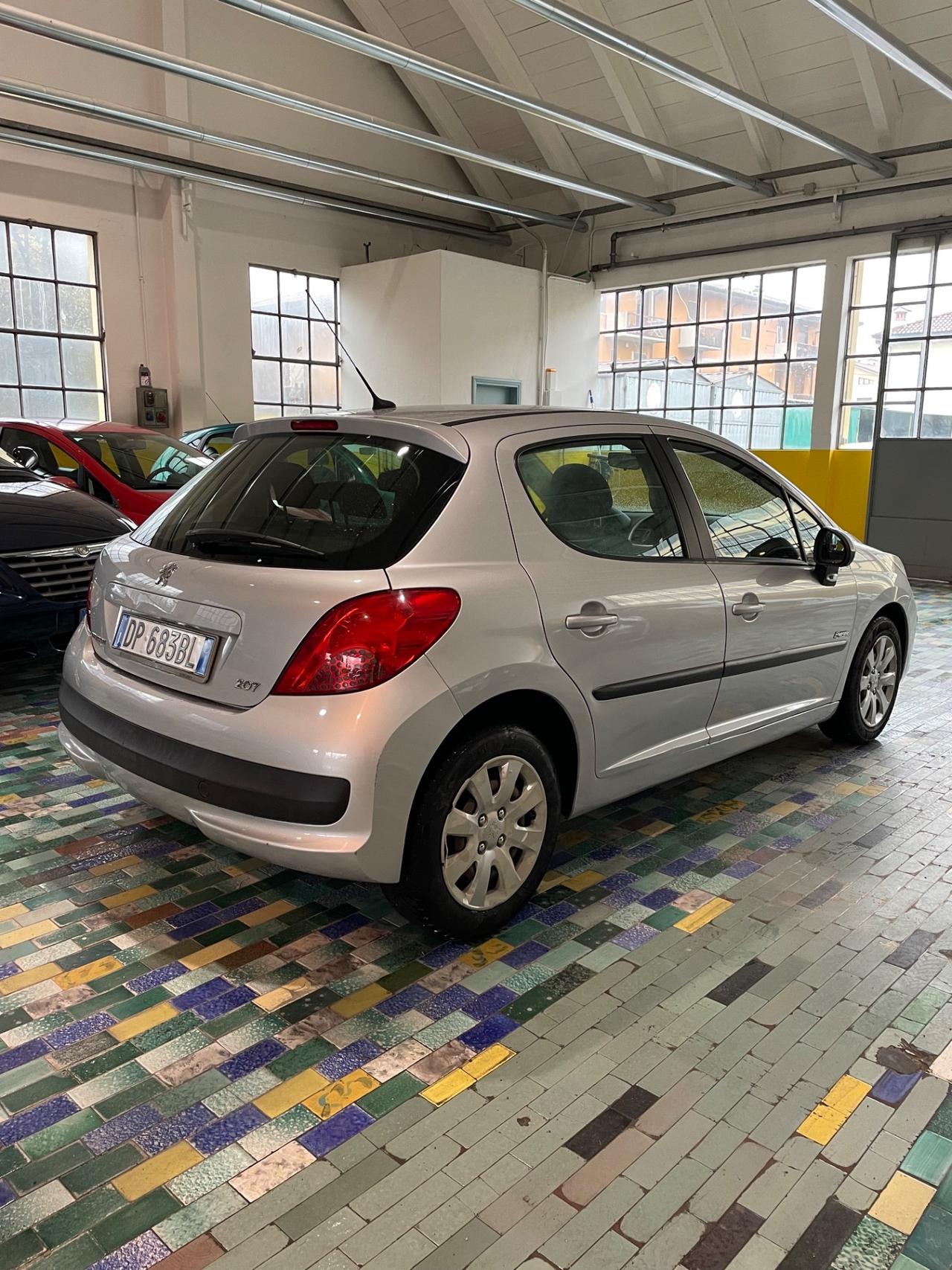 Peugeot 207 1.4 8V 75CV 5p. X Line