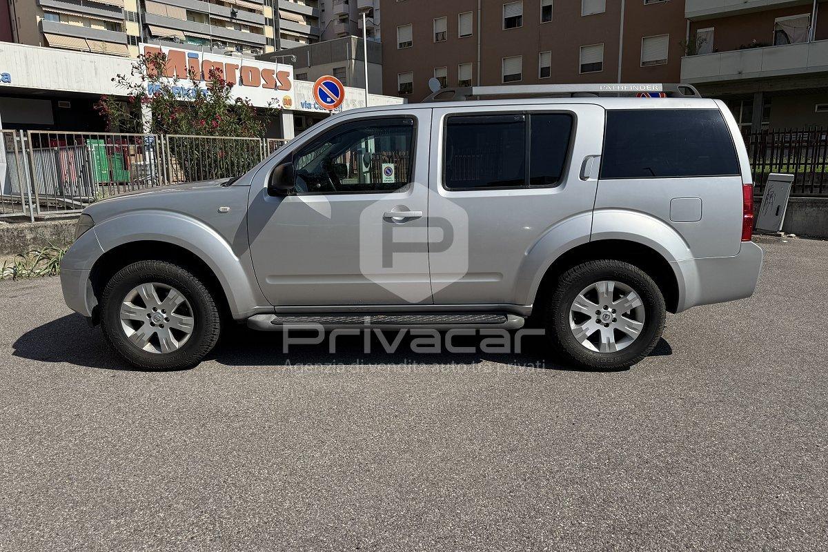 NISSAN Pathfinder 2.5 dCi SE