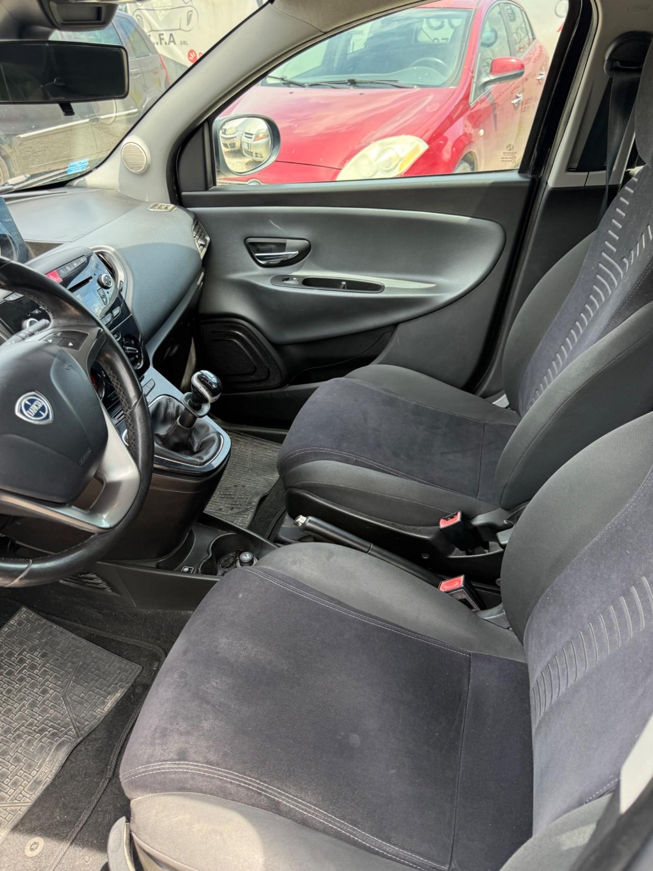 Lancia Ypsilon 1.2 69 CV 5 porte GPL Ecochic Gold