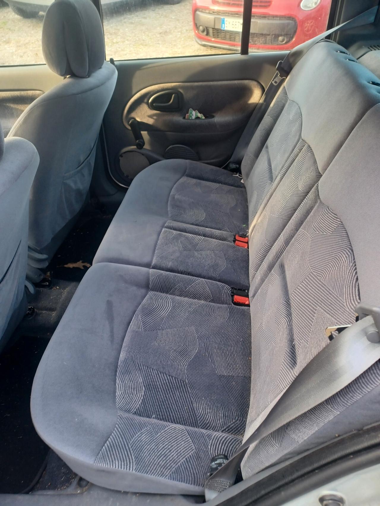 Renault Clio AUTOMATICA SOLO 30000 KM!!!!!