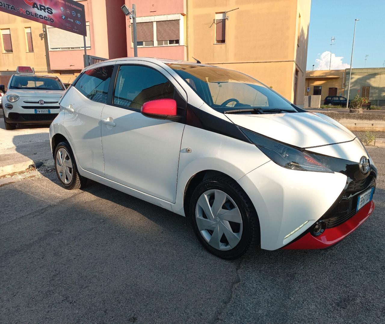 Toyota Aygo 1.0 VVT-i 69 CV 5 porte x-play km 44000