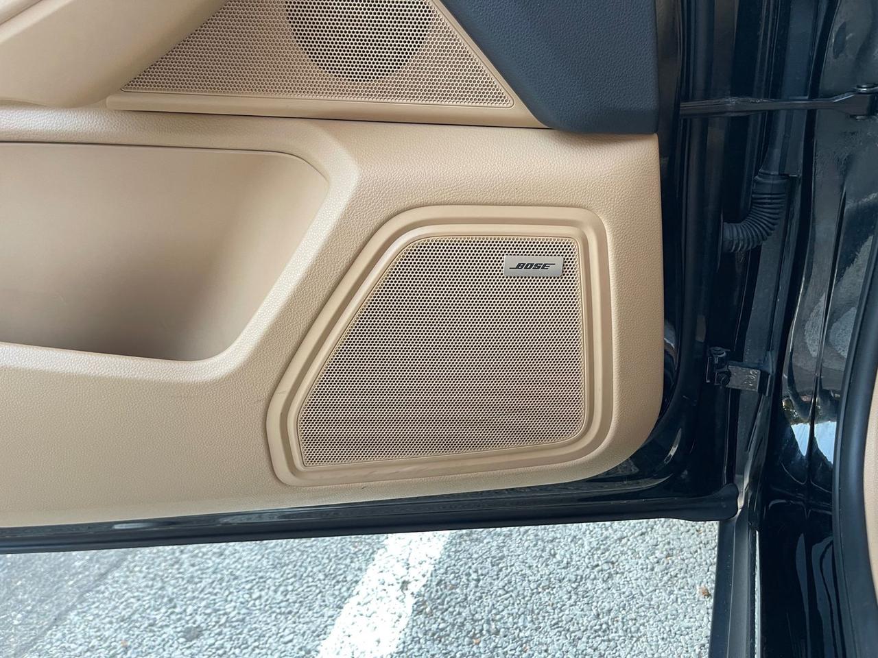 Porsche Macan -- 2.0 #7143