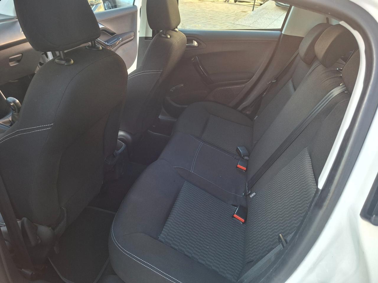 Peugeot 208 BlueHDi 75 5 porte EURO 6 - OK NEOPATENTATI