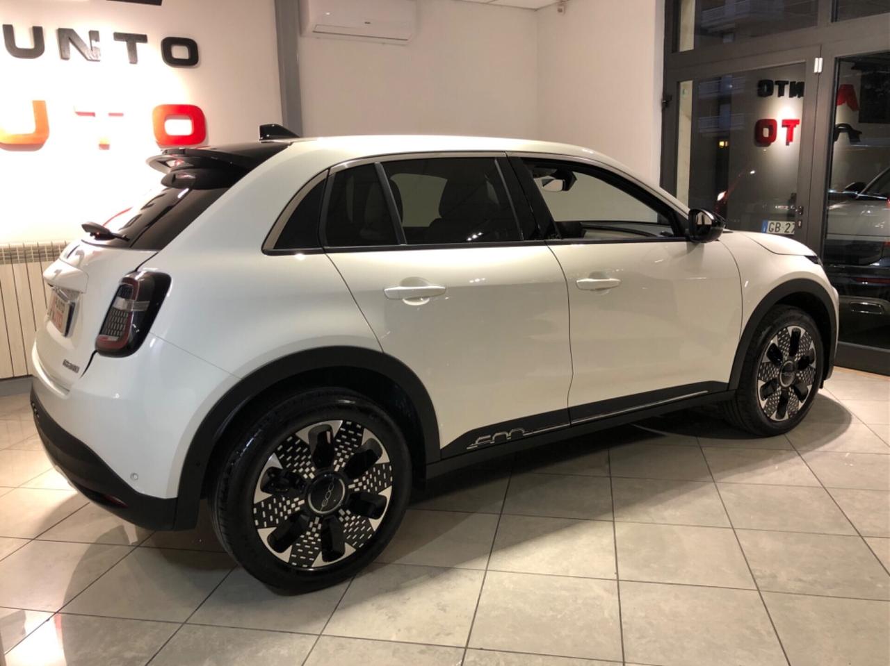 Fiat 600 Hybrid 100 CV DCT MHEV La Prima