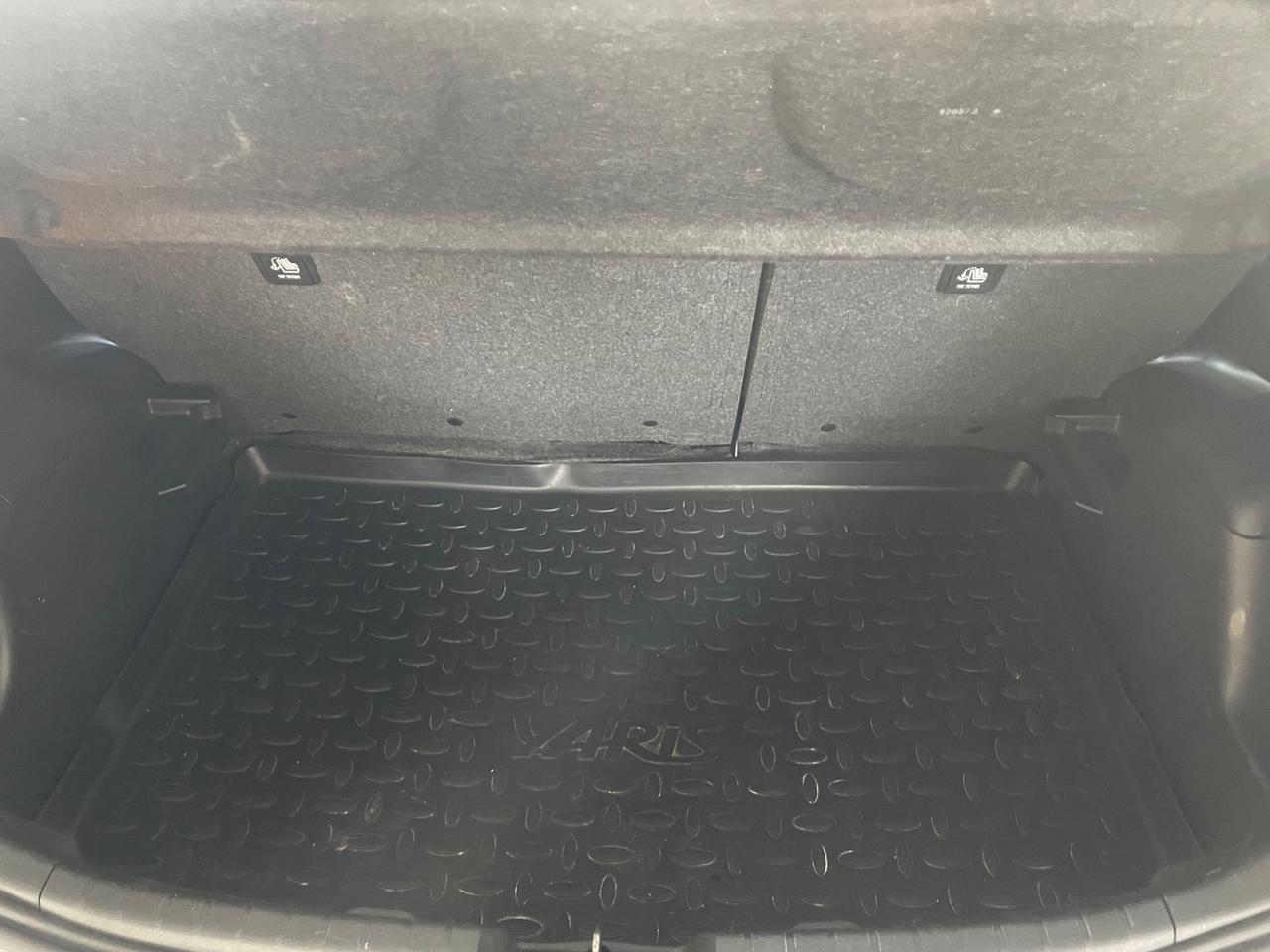 Toyota Yaris 1.5 Hybrid 5 porte Cool - Nessun vincolo -