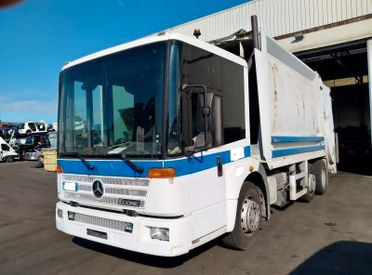 MERCEDES ECONIC 2628 COMPATTATORE CON VOLTACASSONETTI POST.