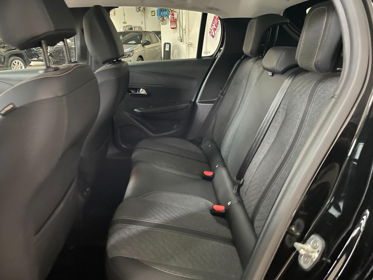 Peugeot 208 100cv 5 p. Allure 2025 Km13000 neopatentati