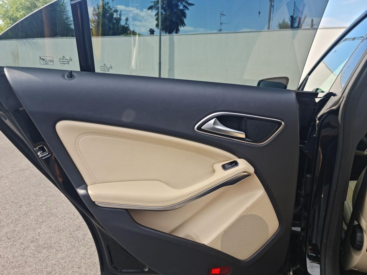 Mercedes-Benz CLA 180 BLUE EFICENCY PREMIUM #6083
