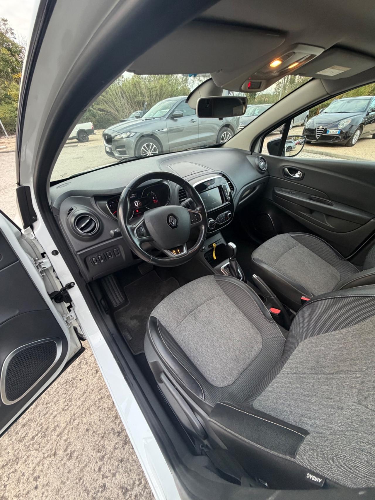 Renault Captur dCi 8V 90 CV EDC Initiale Paris