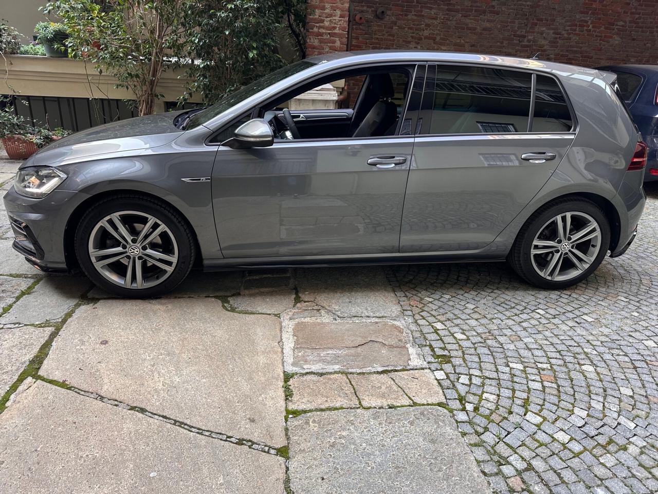 Volkswagen Golf 1.0 TSI *R-LINE*