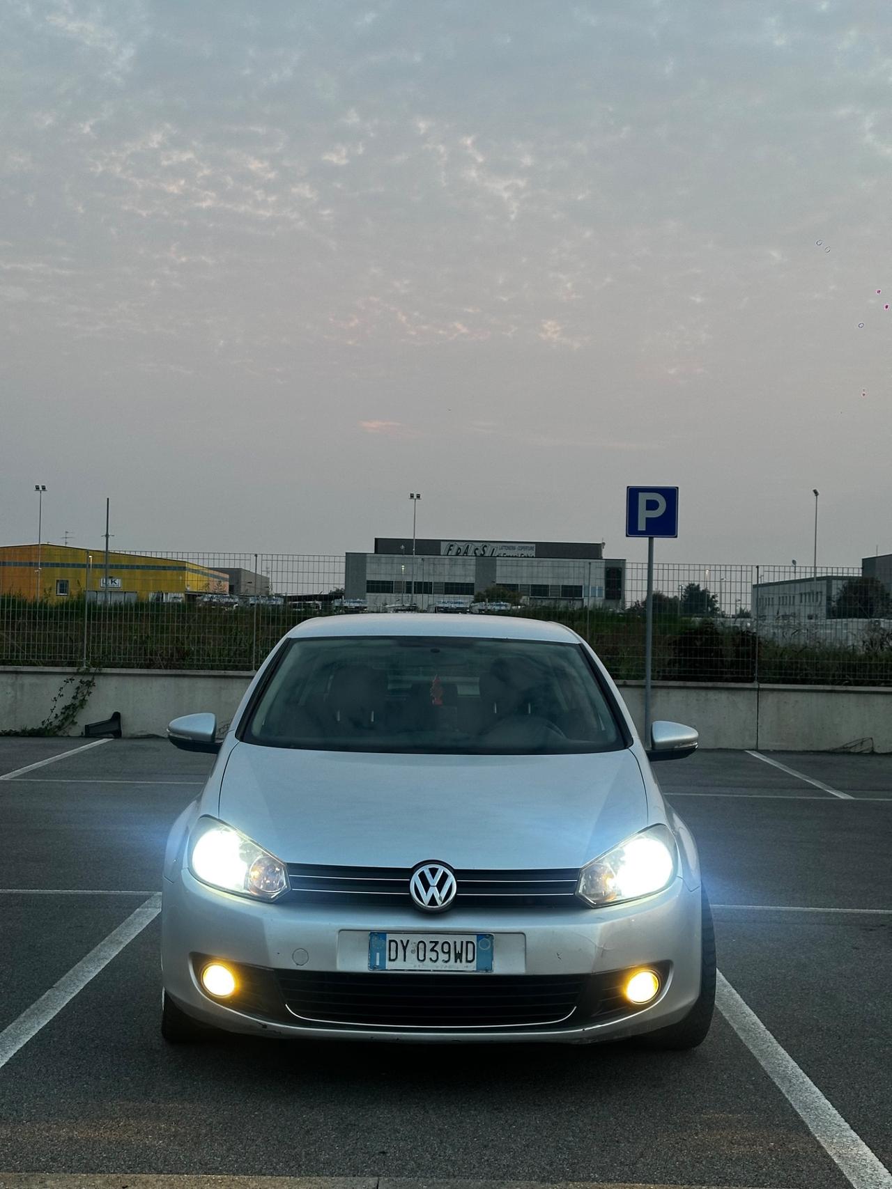 Volkswagen Golf 1.6 TDI DPF 5p. Highline