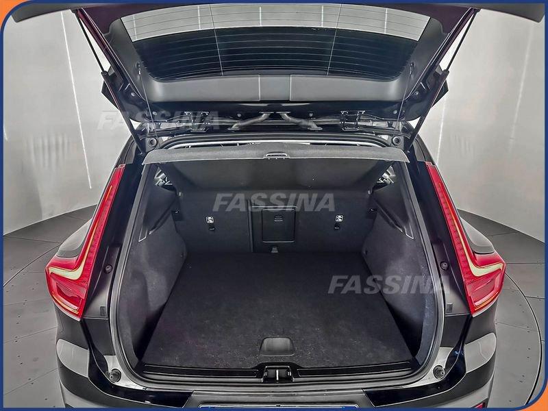 Volvo XC40 T3 Momentum 163cv