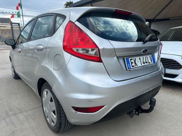 Ford FIESTA 1.4 DIESEL 2011 - GANCIO E CARRELLO