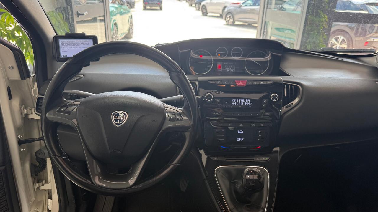 LANCIA YPSILON 1.3 MJT TETTO APRIBILE