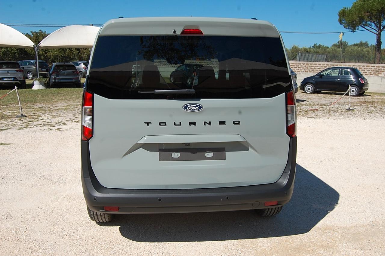 Ford Tourneo Courier 1.0 EcoBoost Titanium