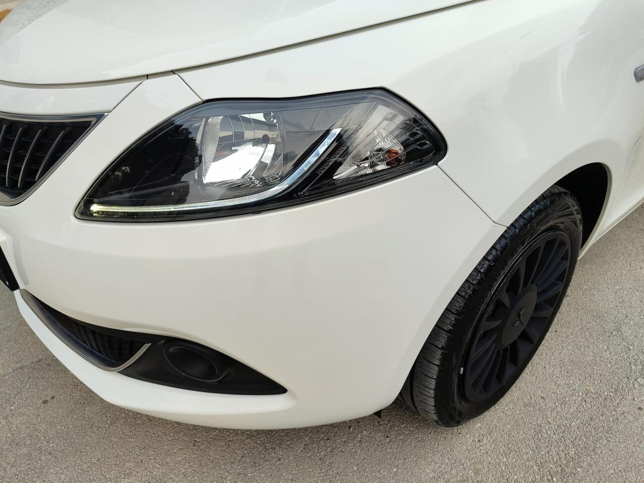 Lancia Ypsilon 1.0 FireFly SILVER 70CV