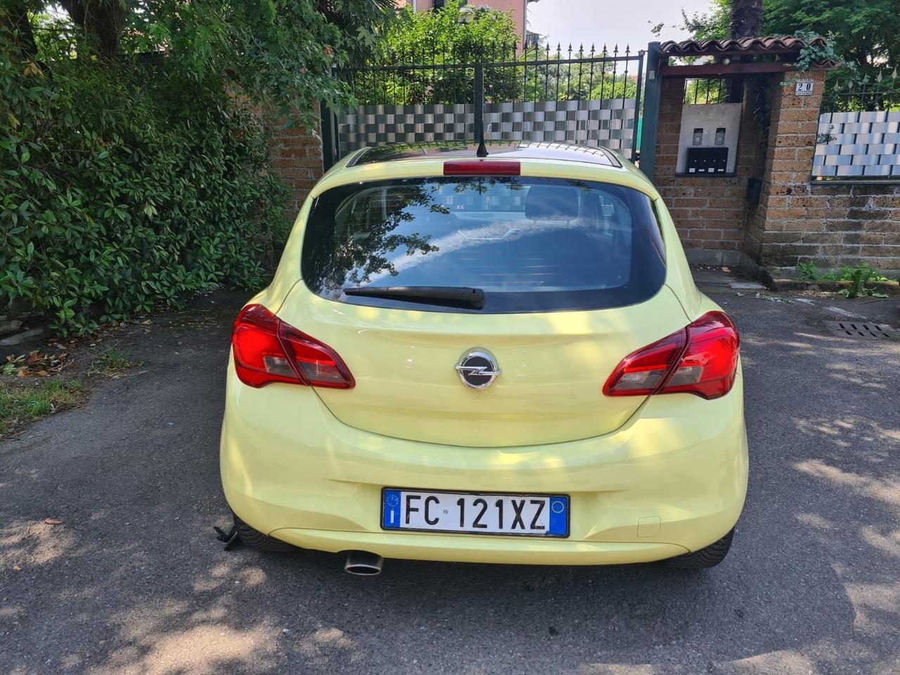 Opel Corsa 1.2 Coupé b-Color
